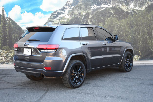 Used 2019 Jeep Grand Cherokee Altitude AWD/4WD image 3