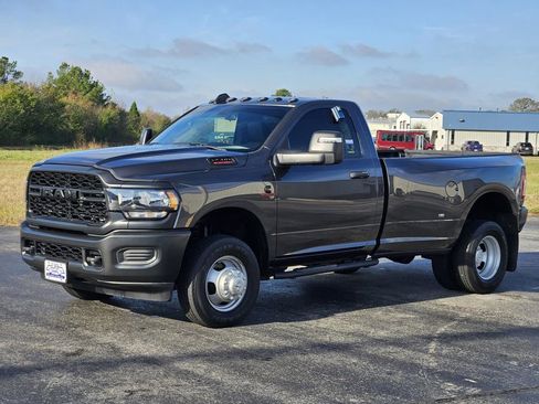 Used 2024 RAM 3500 Tradesman image 3