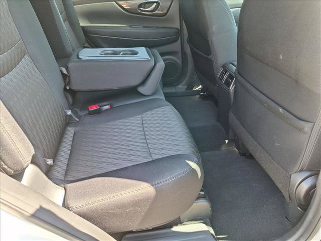Used 2018 Nissan Rogue SV AWD/4WD image 18
