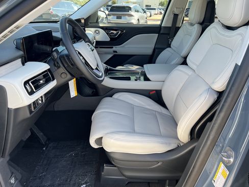 New 2025 Lincoln Aviator Reserve w/ Luxury Package image 24
