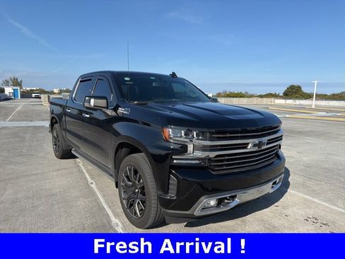 Used 2022 Chevrolet Silverado 1500 High Country w/ Safety Package II image 3