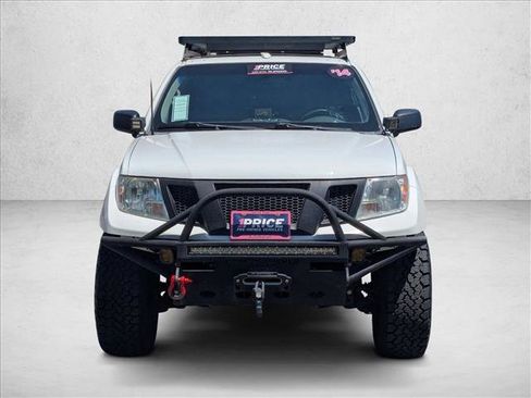 Used 2014 Nissan Frontier PRO-4X w/ Pro-4x Luxury Package AWD/4WD image 2