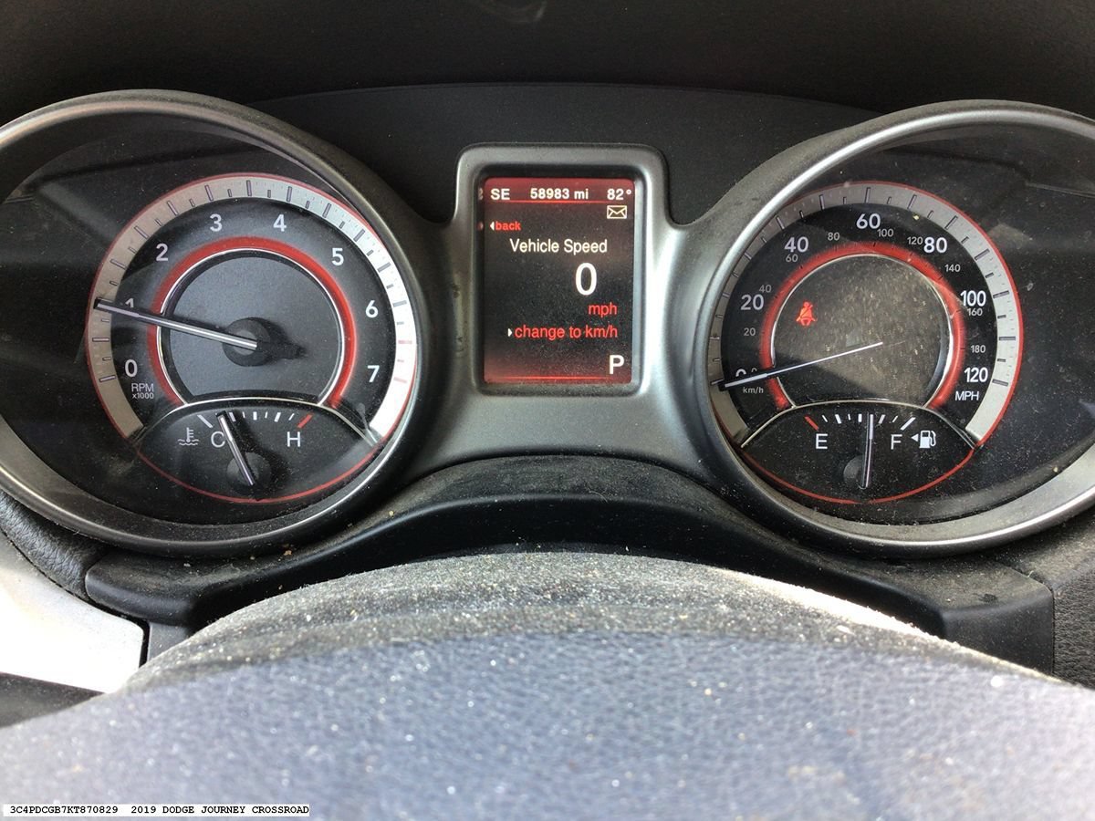 Used 2019 Dodge Journey Crossroad w/ Nav & Sun Group FWD image 5
