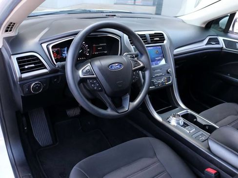 Used 2020 Ford Fusion SE FWD image 17