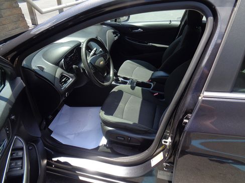 Used 2017 Chevrolet Cruze LT w/ Convenience Package image 14