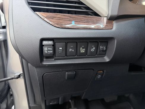 Used 2017 Toyota Sienna Limited Premium AWD/4WD image 14