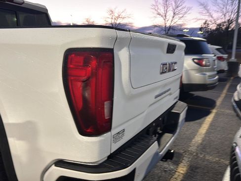 Used 2023 GMC Sierra 1500 AT4 w/ Technology Package image 7
