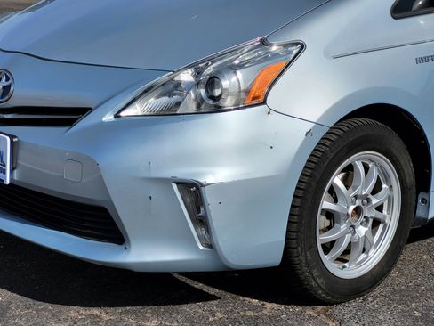 Used 2013 Toyota Prius V Three image 8