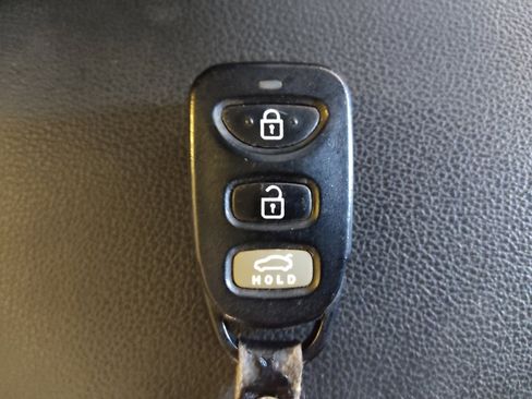 Used 2020 Hyundai Elantra SE w/ Cargo Package (C1) image 32