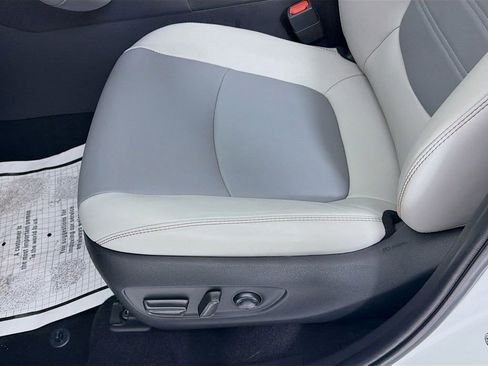 Used 2024 Toyota RAV4 XLE Premium image 20