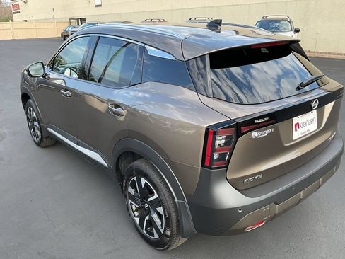 Used 2026 Nissan Kicks SR AWD/4WD image 7