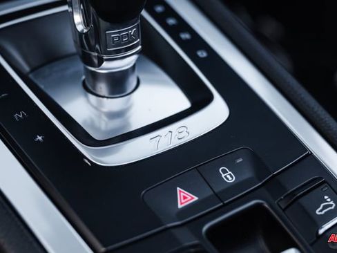 Used 2017 Porsche 718 Boxster image 18