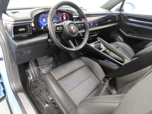 Used 2025 Porsche Macan 4 Electric w/ Premium Package AWD/4WD image 4