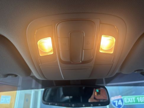 Used 2020 Hyundai Santa Fe SEL w/ Convenience Package image 32