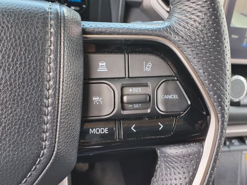 Used 2024 Toyota Tundra Limited AWD/4WD image 30