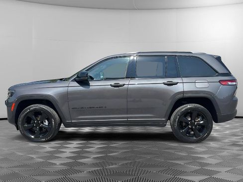 Used 2023 Jeep Grand Cherokee Altitude AWD/4WD image 5