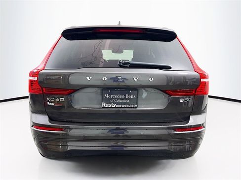 Used 2023 Volvo XC60 B5 Core image 6