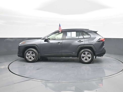 Used 2025 Toyota RAV4 XLE AWD/4WD image 5
