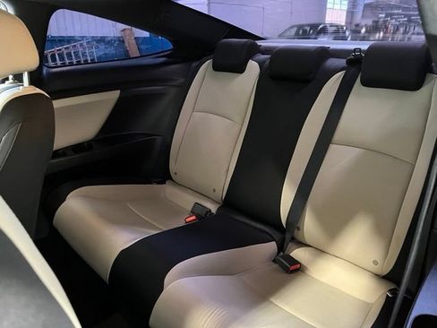 Used 2016 Honda Civic EX-T image 17