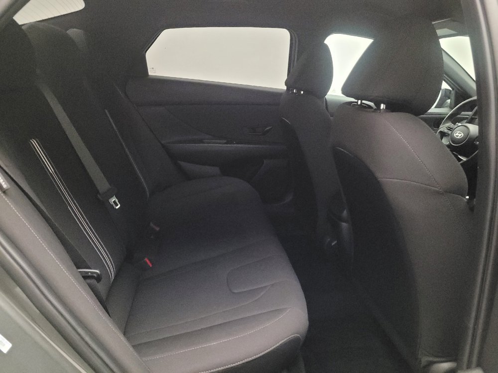 Used 2025 Hyundai Elantra Sport FWD image 19