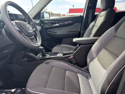 Used 2025 Chevrolet TrailBlazer LT image 24