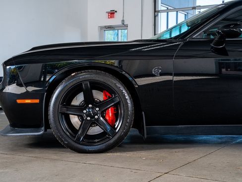 Used 2019 Dodge Challenger SRT Hellcat Redeye image 9