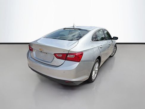 Used 2018 Chevrolet Malibu LT w/ Driver Confidence Package FWD image 9