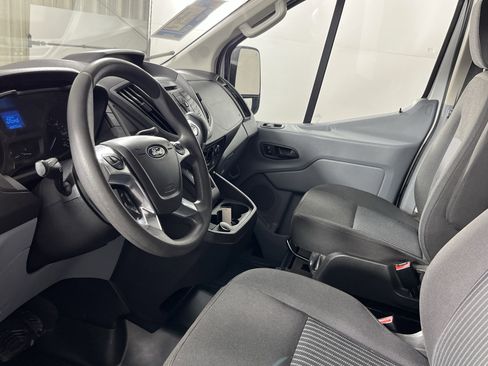 Used 2019 Ford Transit 150 XLT image 8