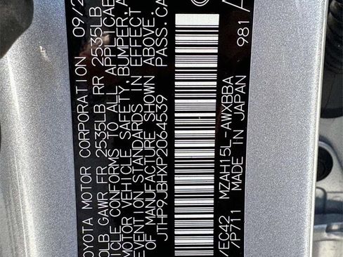 Used 2023 Lexus UX 250h AWD w/ Premium Package image 19