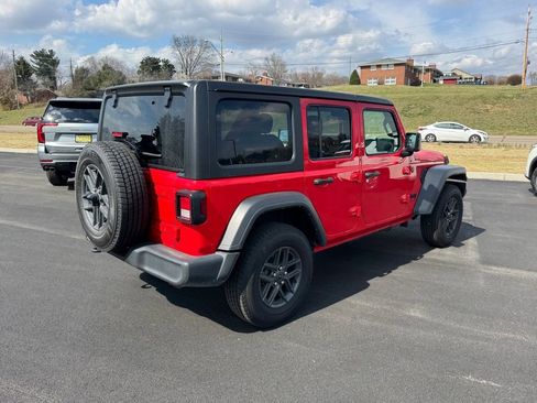 Used 2024 Jeep Wrangler Sport S image 3