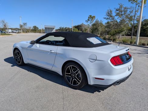Used 2022 Ford Mustang Premium image 7