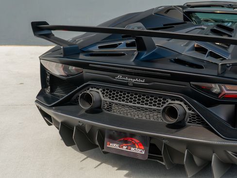 Used 2020 Lamborghini Aventador SVJ AWD/4WD image 47