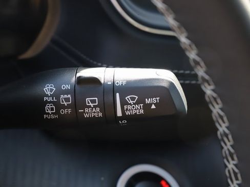 New 2025 Jeep Grand Cherokee Altitude image 33