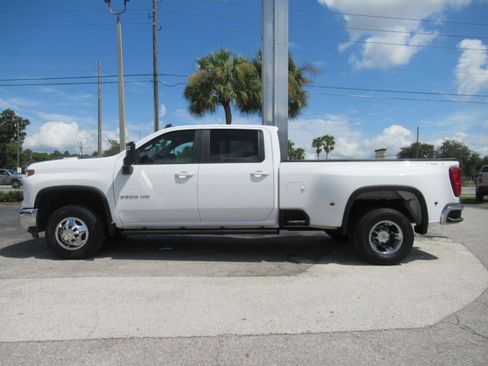 Used 2024 Chevrolet Silverado 3500 LT w/ Convenience Package AWD/4WD image 2