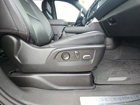 Used 2022 GMC Yukon XL Denali image 21
