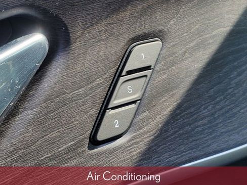 Used 2025 Jeep Grand Cherokee Limited w/ Black Appearance Package AWD/4WD image 16