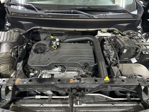 Used 2023 Chevrolet Equinox LS image 24