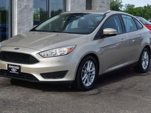 Used 2017 Ford Focus SE FWD image 12