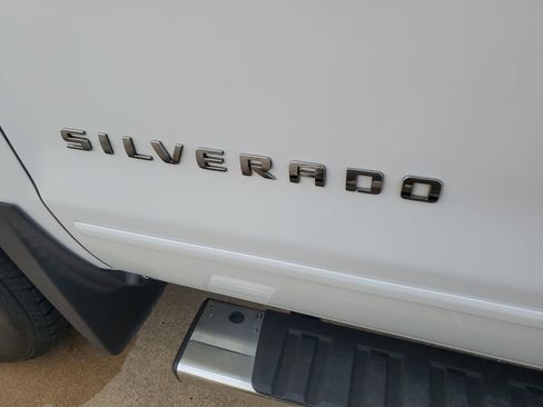 Used 2018 Chevrolet Silverado 1500 LT w/ All Star Edition image 37