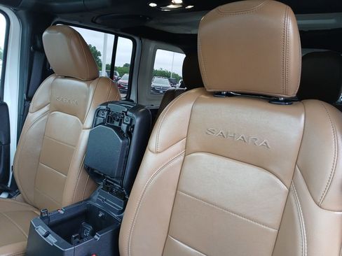 Used 2023 Jeep Wrangler Unlimited Sahara w/ Cold Weather Group AWD/4WD image 25