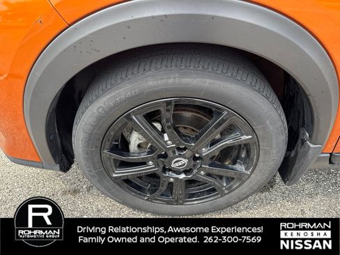 Used 2022 Nissan Kicks SR w/ Premium Package FWD image 11
