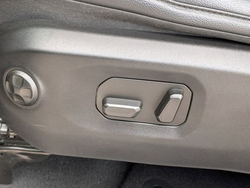 Used 2024 Jeep Gladiator Sport AWD/4WD image 25