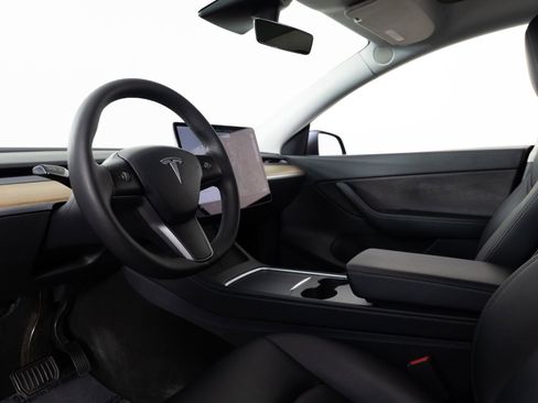 Used 2021 Tesla Model Y Long Range AWD/4WD image 14