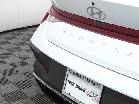 New 2026 Hyundai Elantra SE image 32