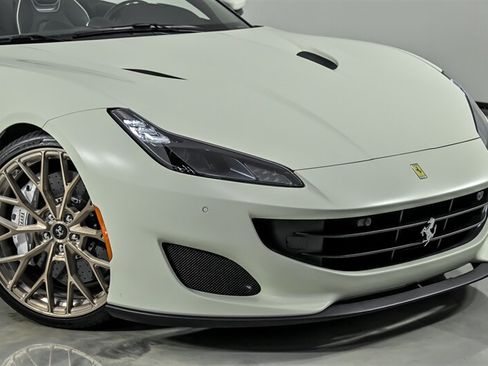 Used 2019 Ferrari Portofino RWD image 2