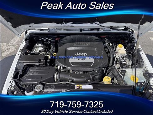 Used 2016 Jeep Wrangler Unlimited Rubicon AWD/4WD image 10