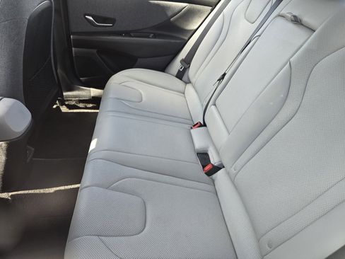 Used 2025 Hyundai Elantra Limited FWD image 14