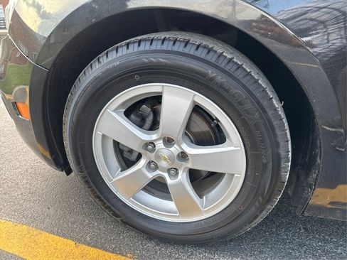 Used 2015 Chevrolet Cruze LT image 20