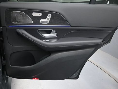 Used 2026 Mercedes-Benz GLS 450 4MATIC image 29
