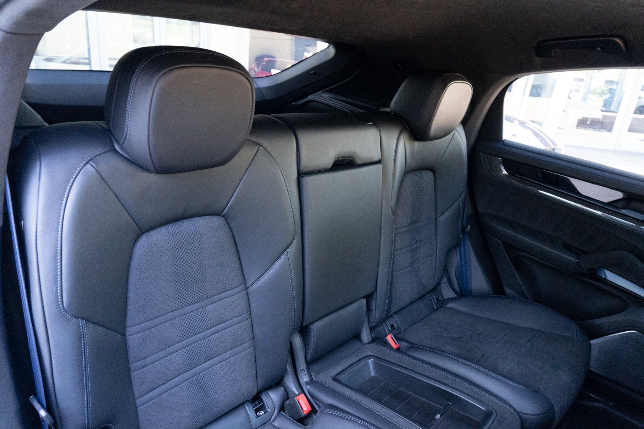 Used 2024 Porsche Cayenne Turbo GT AWD/4WD image 21